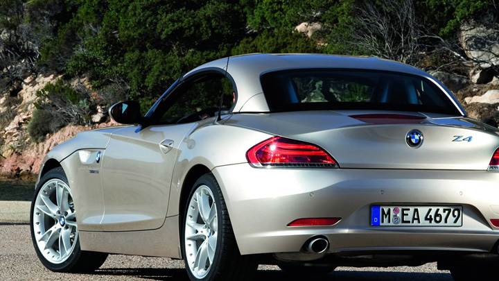 Back Pose Of 2009 BMW Z4 in Golden